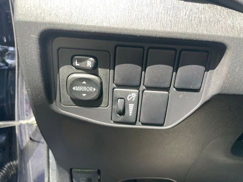 Used 2015 Toyota Prius Two FWD image 9