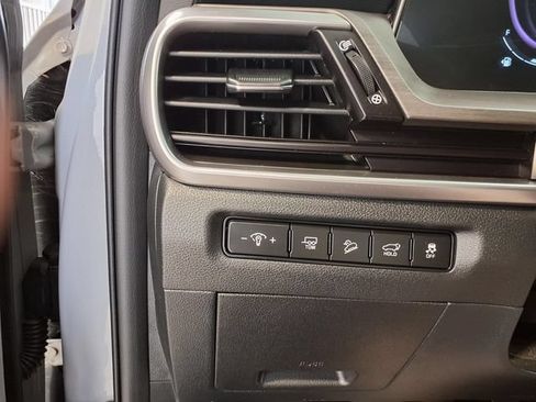 Used 2025 Kia Telluride AWD image 16