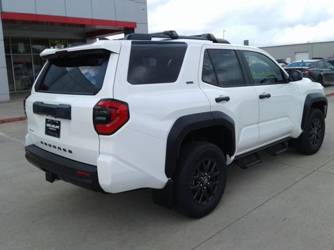 New 2026 Toyota 4Runner SR5 image 2