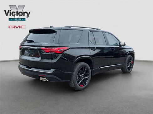Used 2023 Chevrolet Traverse Premier w/ Redline Edition image 17