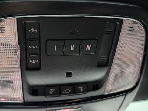 Used 2023 Dodge Durango GT AWD/4WD image 36