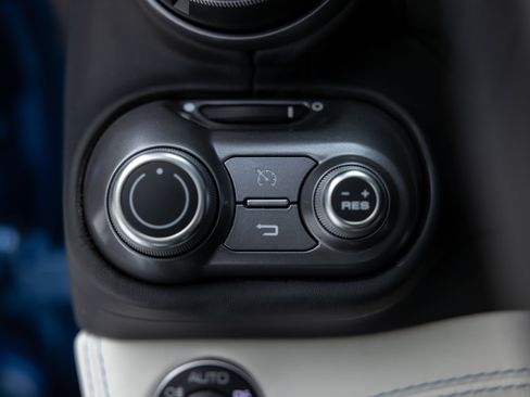 Certified 2020 Ferrari Portofino RWD image 94