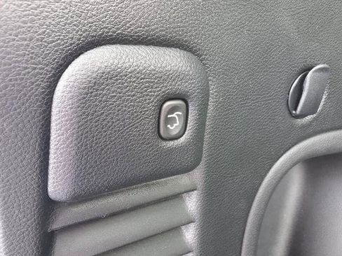 Used 2021 Jeep Grand Cherokee Limited w/ Luxury Group II image 10