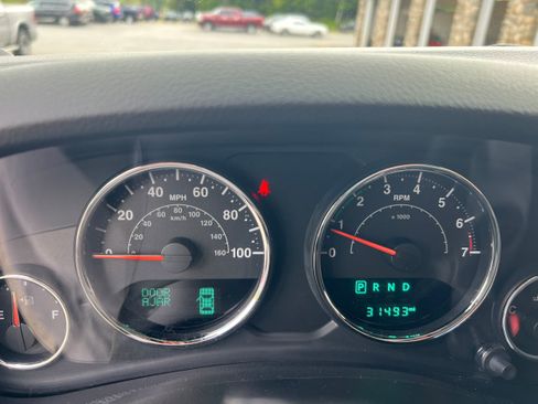 Used 2017 Jeep Wrangler Sport AWD/4WD image 15