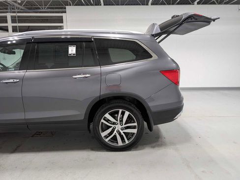 Used 2017 Honda Pilot Elite image 11