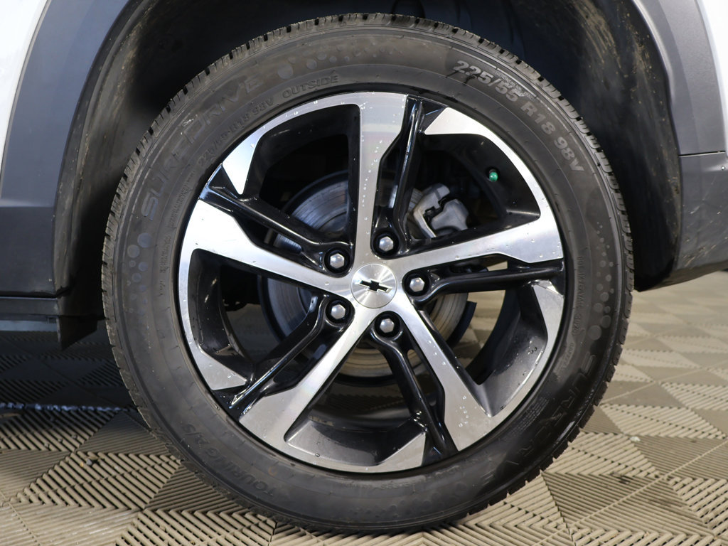 Used 2025 Chevrolet Trax RS w/ Driver Confidence Package FWD image 19