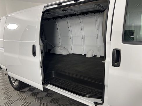 Used 2024 GMC Savana 2500 Extended image 9