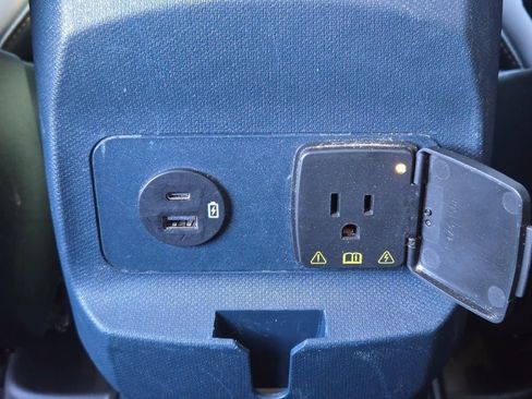 Certified 2022 Ford Maverick Lariat w/ Lariat Luxury Package image 17