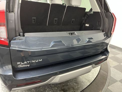 Used 2025 Ford Expedition Platinum w/ Platinum Ultimate Package AWD/4WD image 39