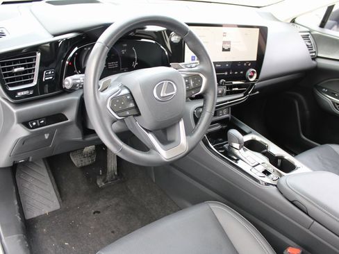 Used 2024 Lexus NX 350 AWD w/ Luxury Package image 8