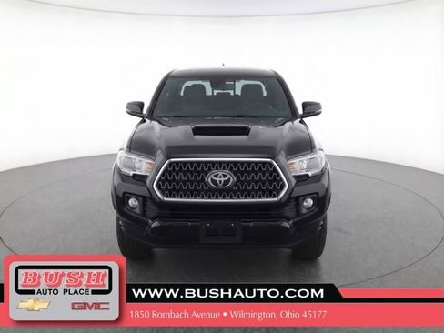 Used 2019 Toyota Tacoma TRD Sport image 4