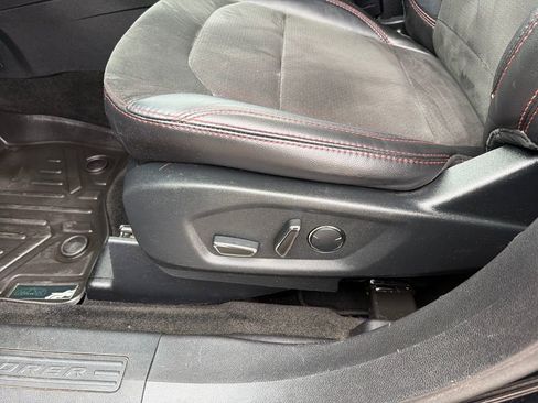 Used 2018 Ford Explorer XLT w/ Equipment Group 202A image 13