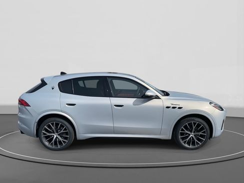 New 2026 Maserati Grecale Modena image 3