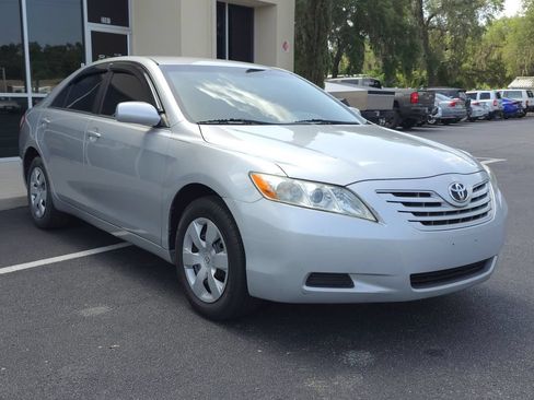 Used 2007 Toyota Camry LE FWD image 3