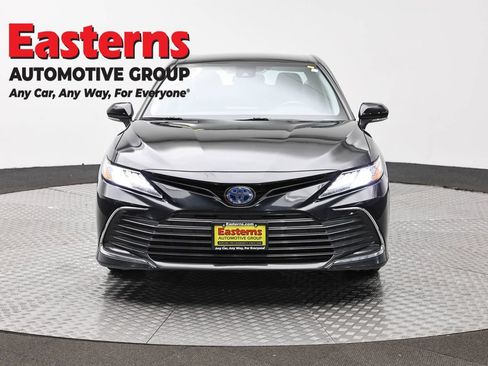 Used 2022 Toyota Camry XLE FWD image 2
