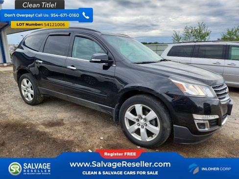 Used 2017 Chevrolet Traverse LT w/ Style and Technology Package FWD image 5