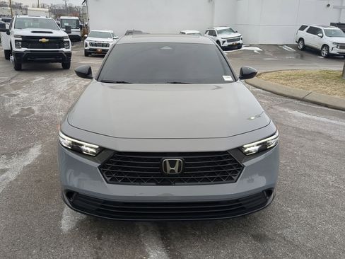 Used 2025 Honda Accord Sport image 3