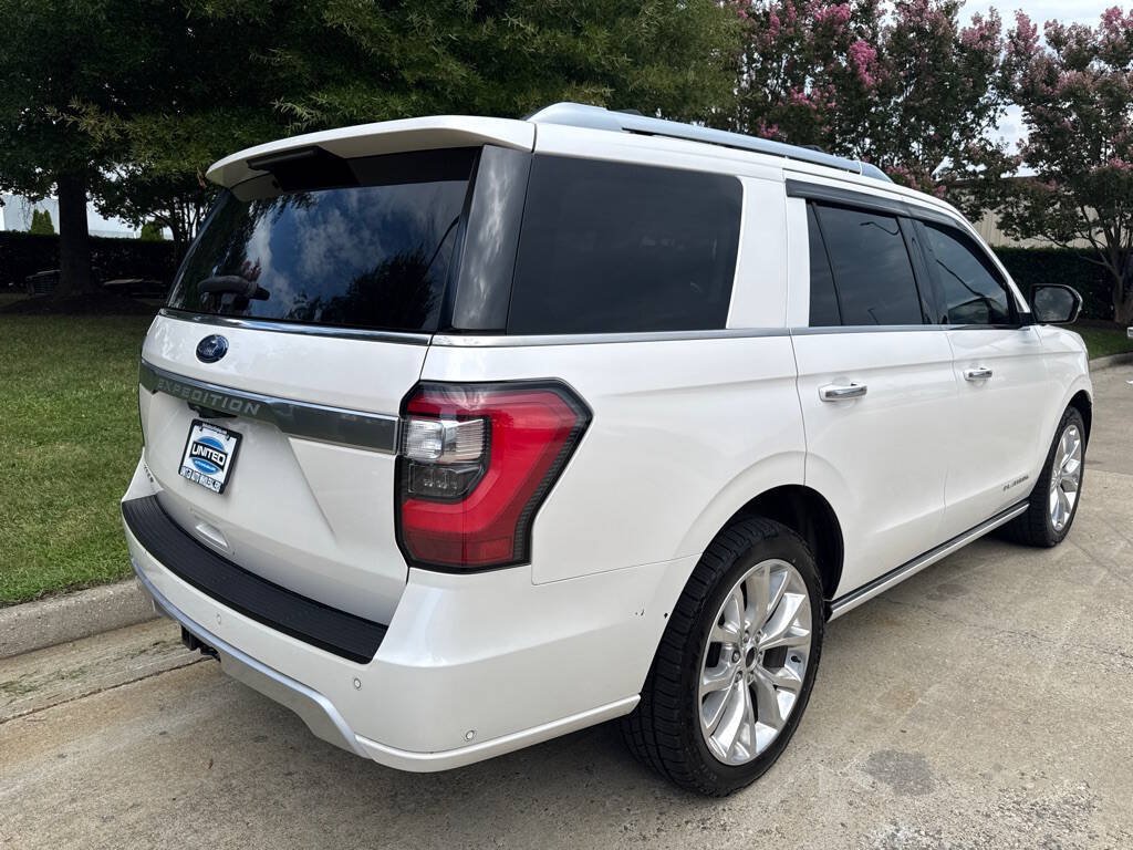 Used 2018 Ford Expedition Platinum RWD image 3