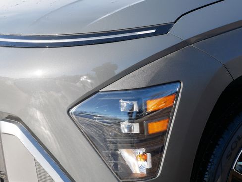 Certified 2025 Hyundai Kona SEL image 10