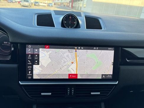 Used 2020 Porsche Cayenne S image 13