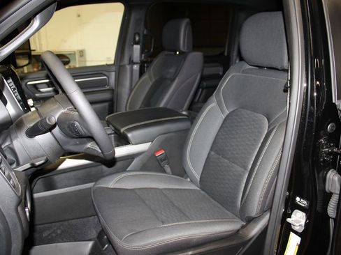 Used 2025 RAM 1500 Big Horn image 24