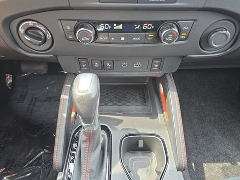 Used 2023 Nissan Frontier PRO-4X w/ Pro Convenience Package AWD/4WD image 26
