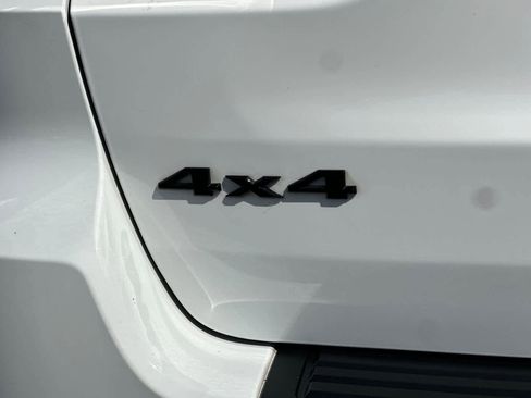 Used 2019 Jeep Grand Cherokee Laredo image 32