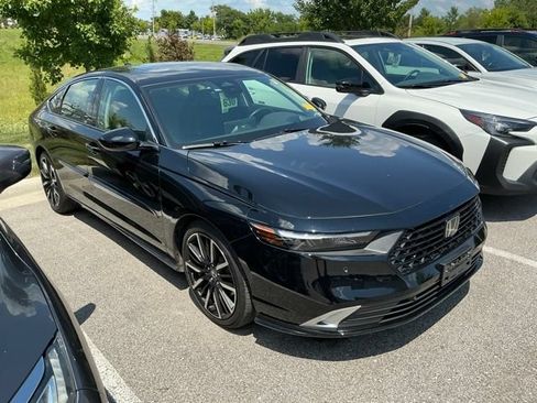 Used 2024 Honda Accord Touring image 5