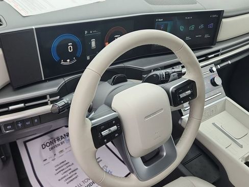 Used 2025 Hyundai Santa Fe SEL image 10