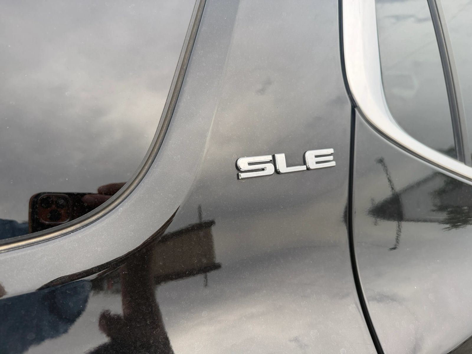 Used 2018 GMC Acadia SLE AWD/4WD image 20