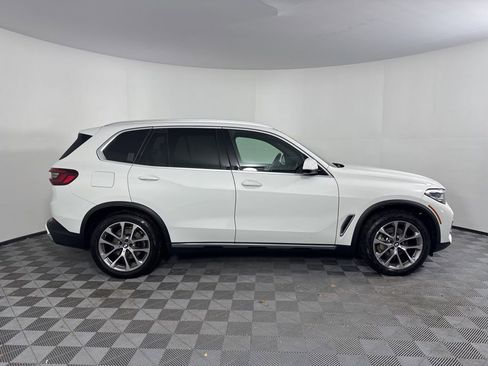 Used 2021 BMW X5 xDrive40i w/ Premium Package image 4