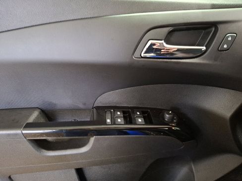 Used 2018 Chevrolet Sonic LT w/ Convenience Package image 12