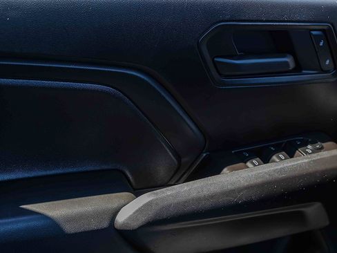 Used 2025 Chevrolet Colorado Trail Boss AWD/4WD image 15