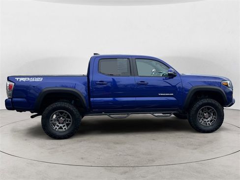 Used 2022 Toyota Tacoma TRD Off-Road w/ TRD Premium Off Road Package image 6