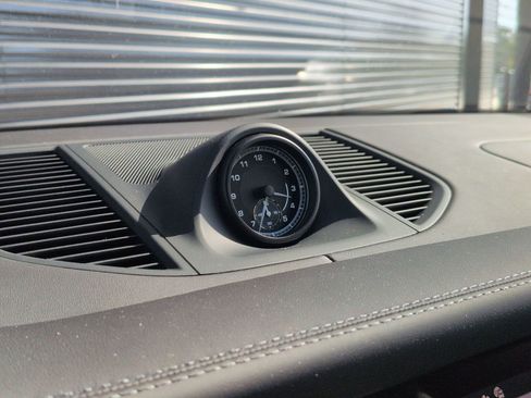 New 2026 Porsche Macan image 22