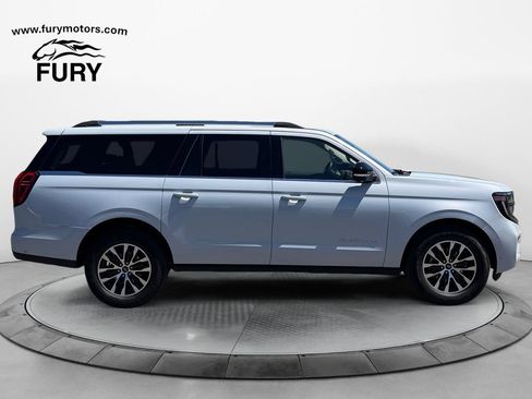 Used 2025 Ford Expedition Max Platinum AWD/4WD image 2