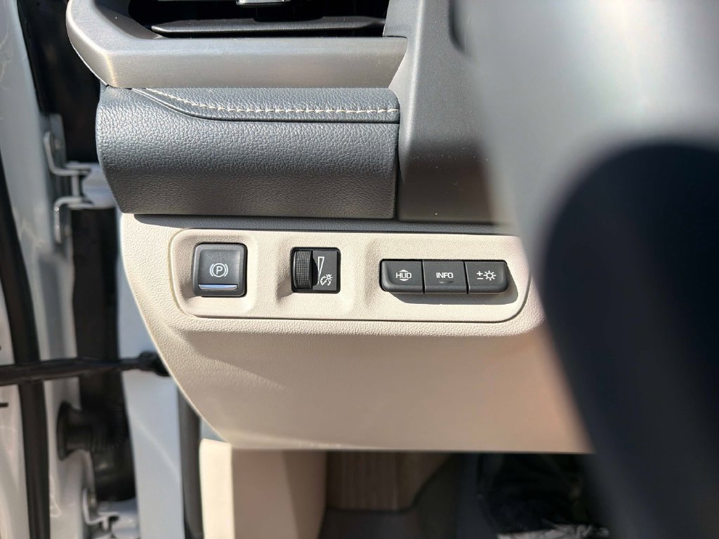 Used 2020 GMC Acadia Denali w/ Denali Ultimate Package AWD/4WD image 32
