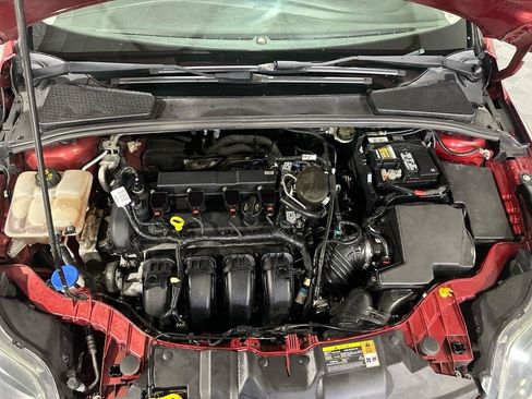 Used 2014 Ford Focus SE w/ Equipment Group 201A FWD image 32