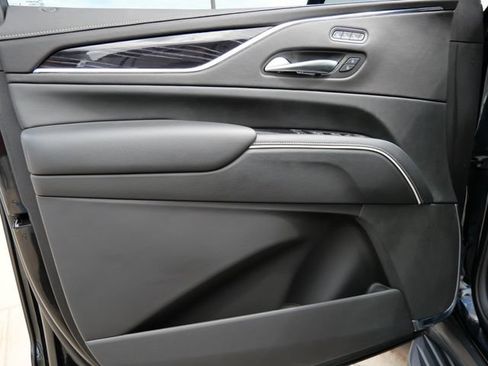 Used 2023 Cadillac Escalade Sport AWD/4WD image 11