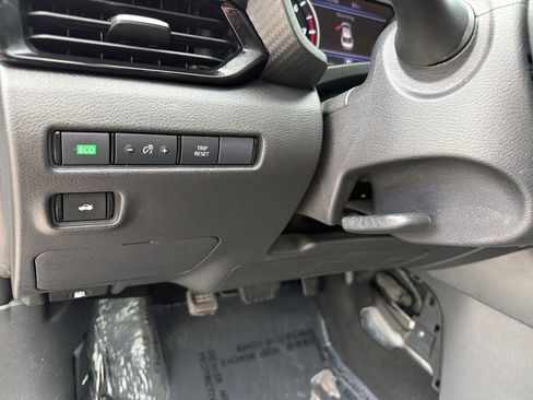 Used 2023 Nissan Sentra SV FWD image 17
