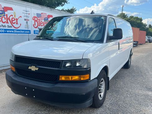 Used 2019 Chevrolet Express 3500 Extended w/ Driver Convenience Package image 6
