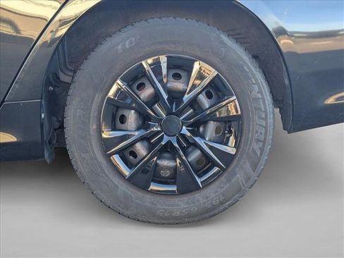 Used 2013 Toyota Corolla L image 22