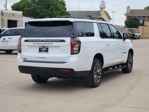 Used 2024 Chevrolet Suburban Z71 w/ Luxury Package AWD/4WD image 14