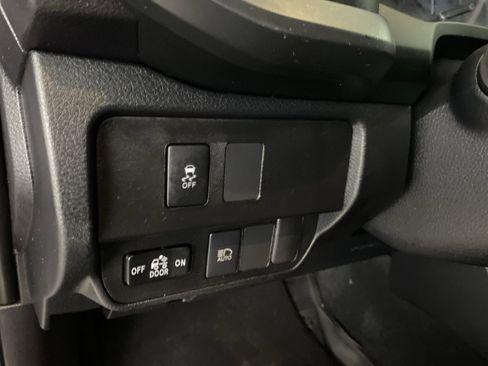 Used 2020 Toyota Tacoma SR image 10