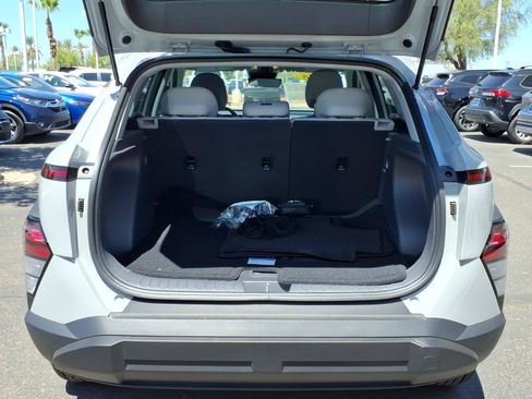 Used 2026 Hyundai Kona SE FWD image 10