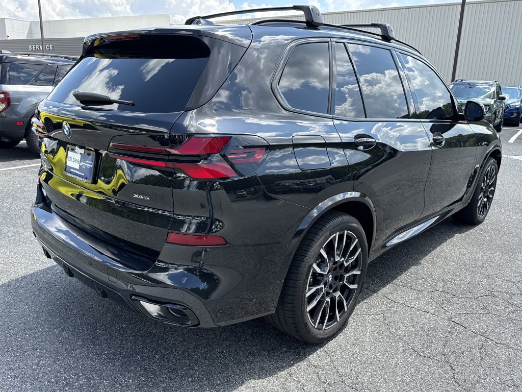Used 2026 BMW X5 xDrive40i w/ M Sport Package AWD/4WD image 7