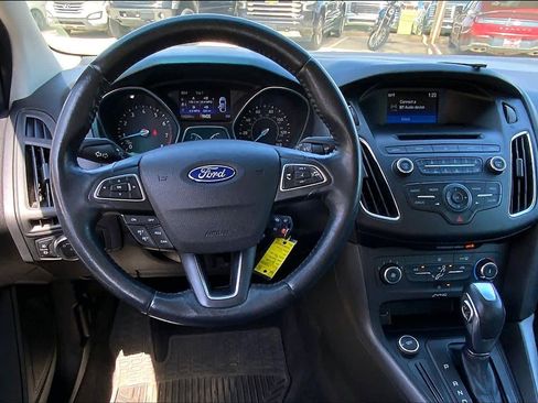 Used 2016 Ford Focus SE w/ Equipment Group 201A image 6