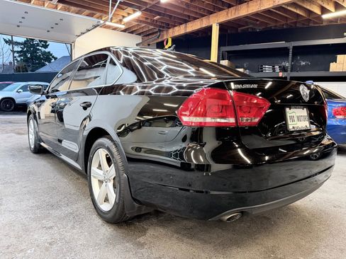 Used 2013 Volkswagen Passat TDI SE image 6