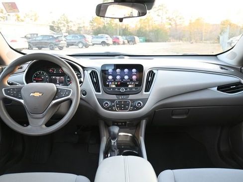 Used 2023 Chevrolet Malibu LT image 12
