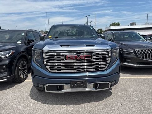 Used 2025 GMC Sierra 1500 Denali w/ Denali Reserve Package AWD/4WD image 5